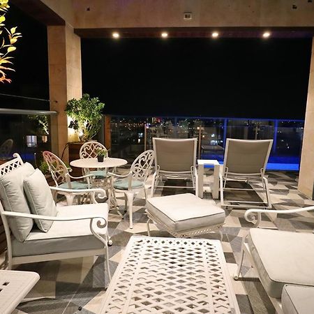 Luxury Rooftop Apartment In 内坦亚 外观 照片