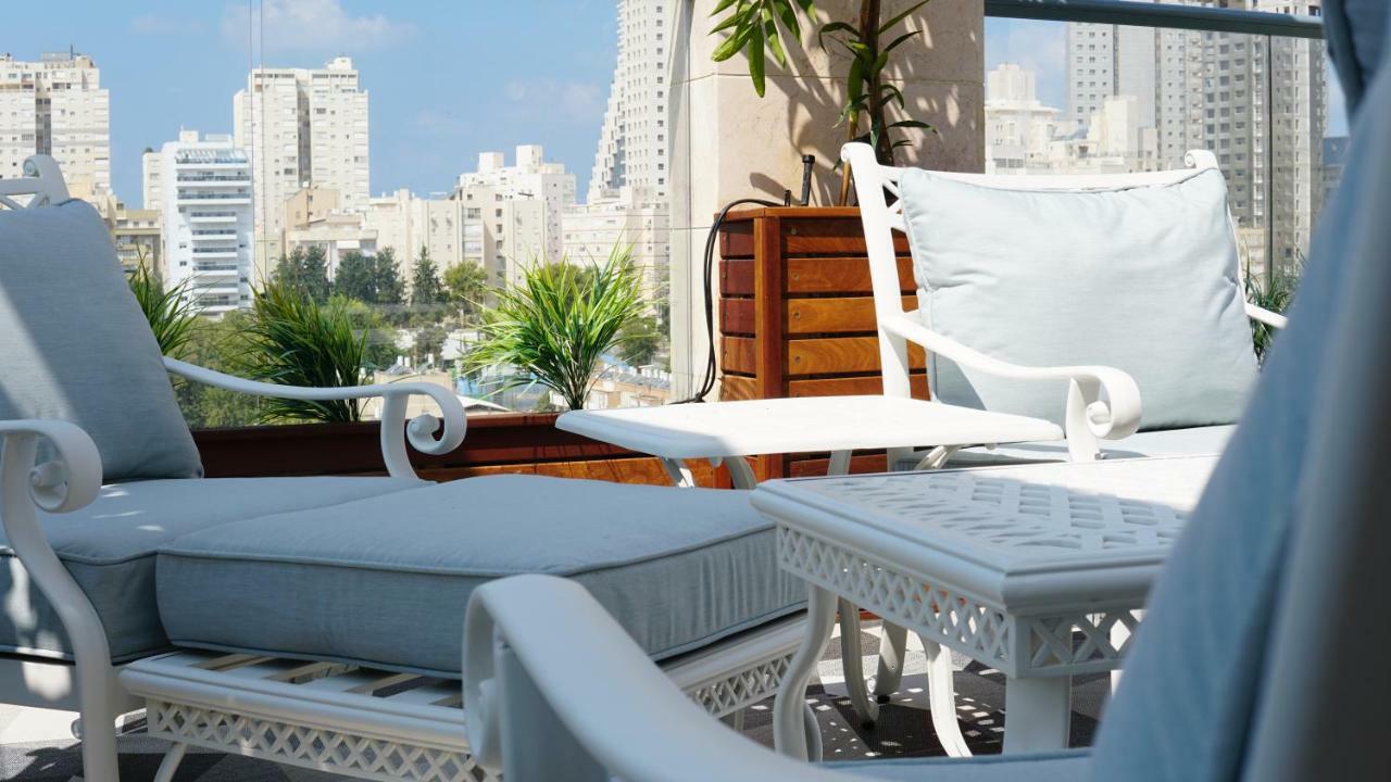Luxury Rooftop Apartment In 内坦亚 外观 照片