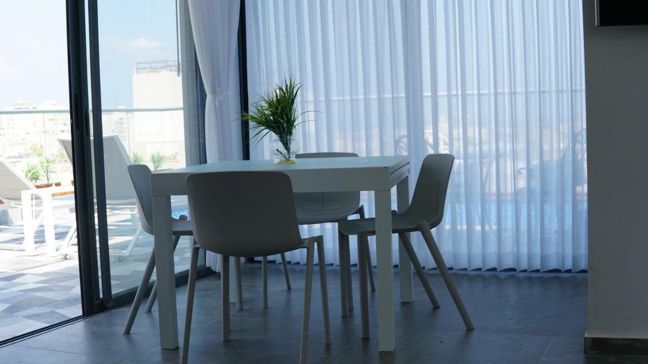 Luxury Rooftop Apartment In 内坦亚 外观 照片