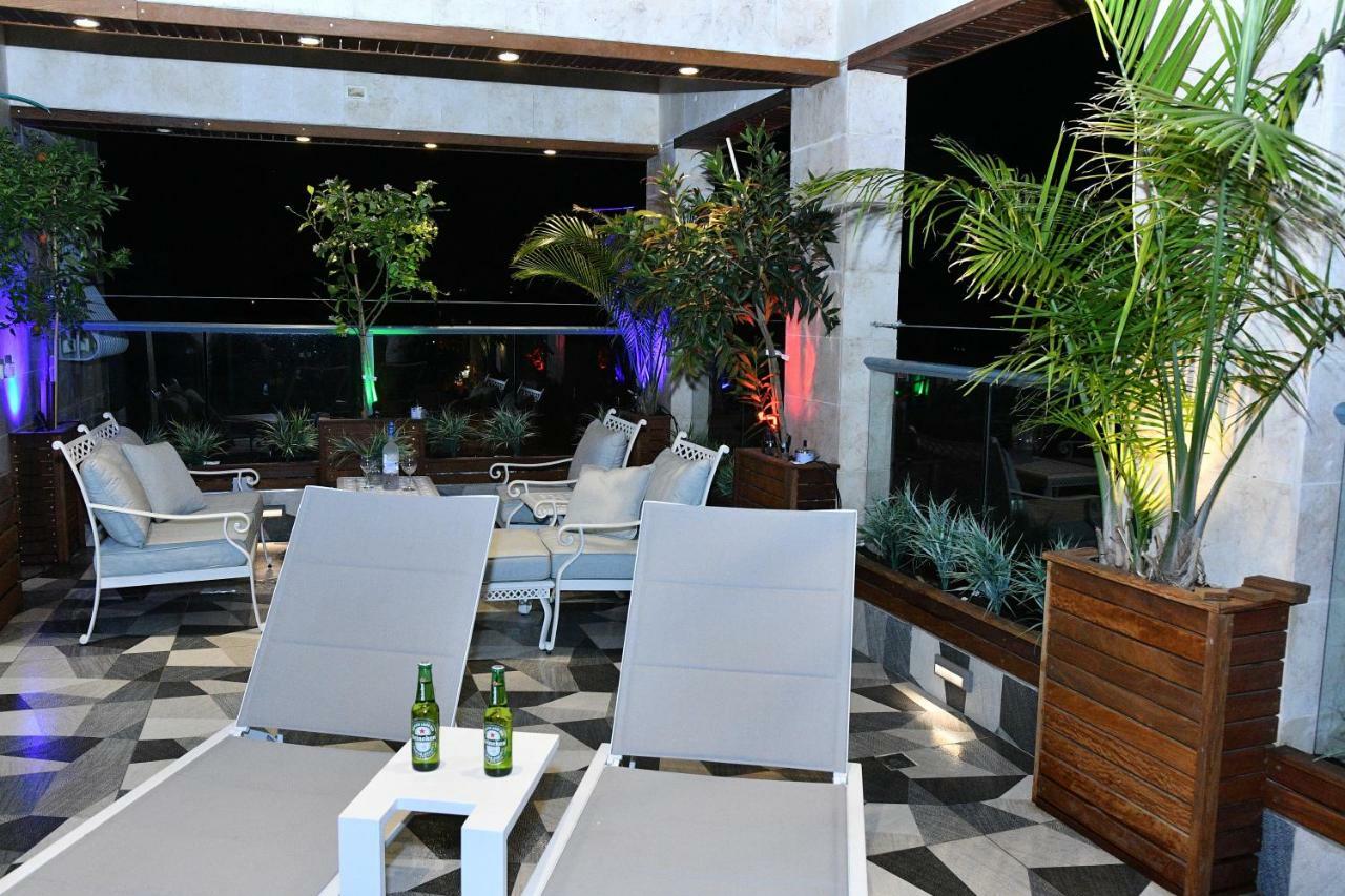 Luxury Rooftop Apartment In 内坦亚 外观 照片